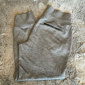 Athleta High Rise Venice Joggers in charcoal. Size M! Like new condition.